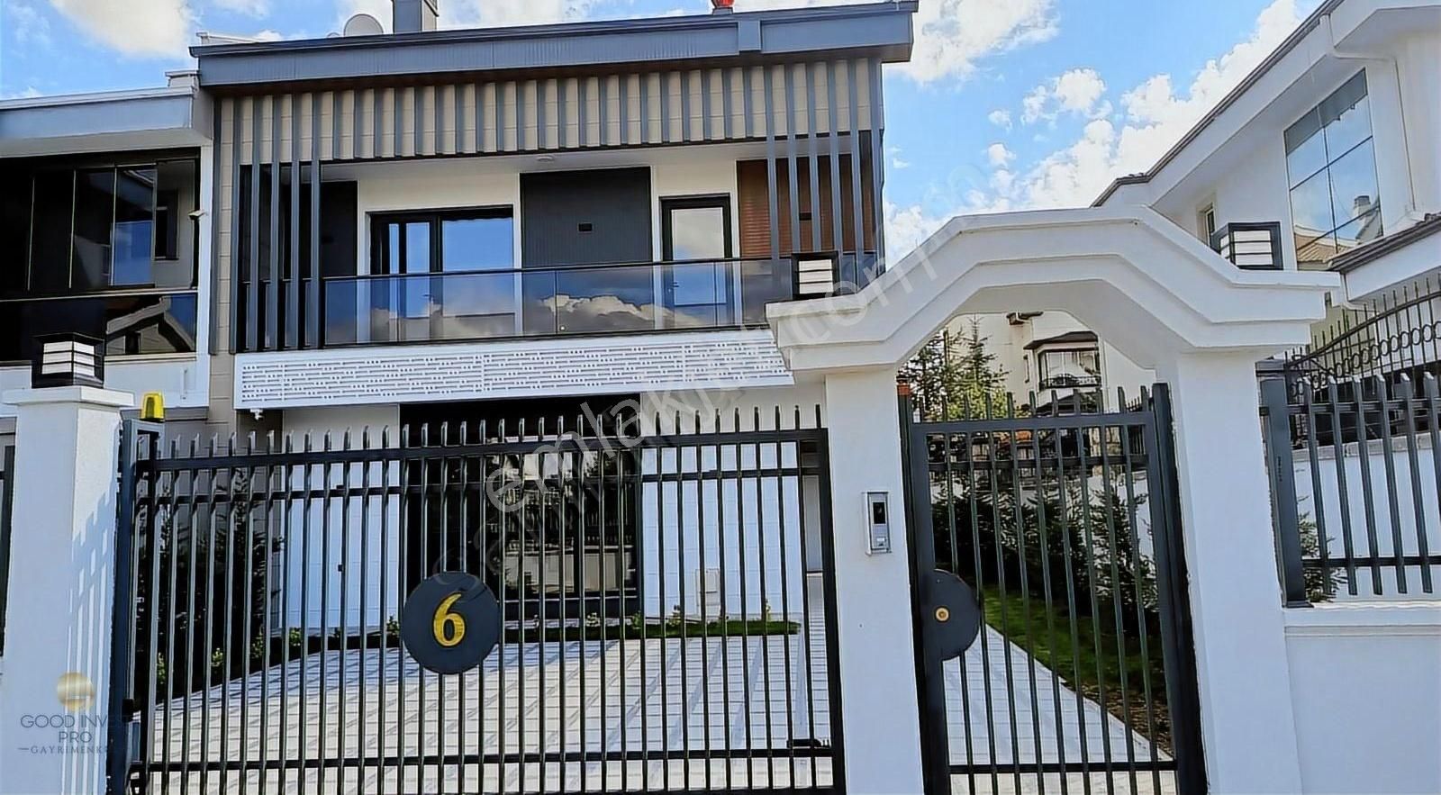 Gölbaşı Kızılcaşar Satılık Villa İncek Tek Yapı Geniş Bahçeli ve Otoparklı Lüks 5+1 Villa