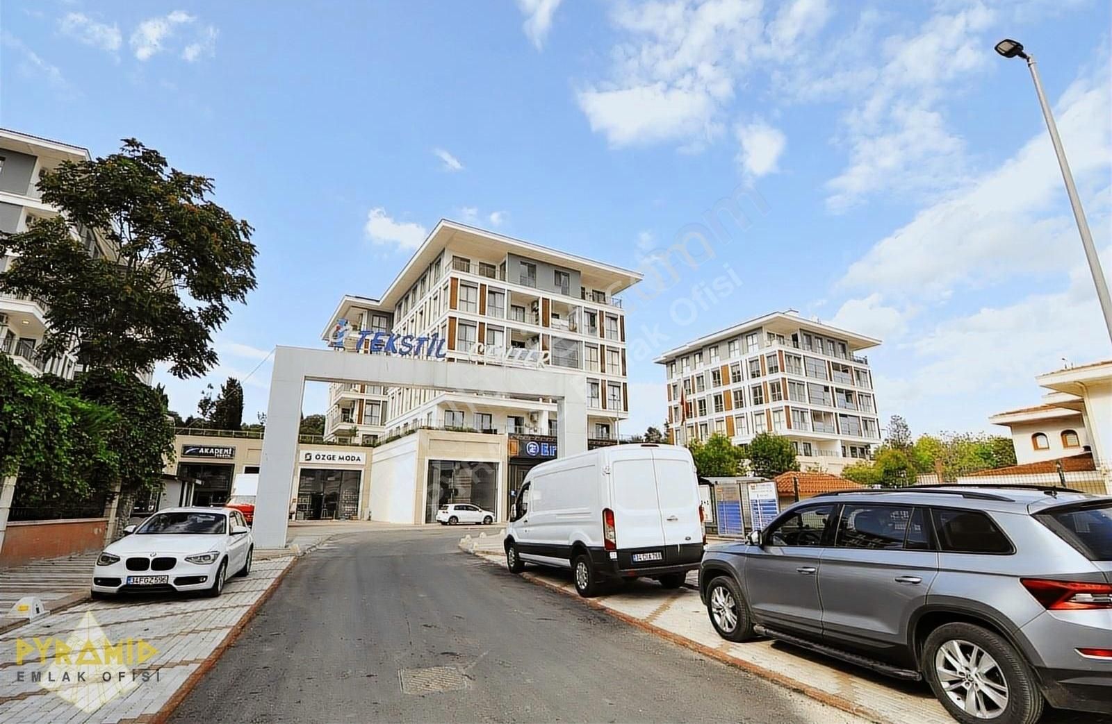 Zeytinburnu Seyitnizam Kiralık Dükkan & Mağaza PYRAMID'DEN TEKSTİL CENTER'DA BODRUM-ASMA KATLI (670m2) DÜKKAN