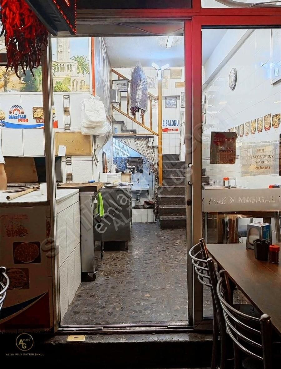 Konak Konak Satılık Restaurant Kemeraltı Kestane Pazarı 4 Katlı 84 metre² İşyeri