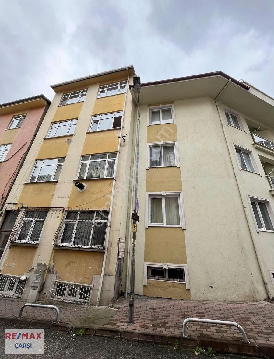 İzmit Çukurbağ Satılık Daire İZMİT ÇUKURBAĞ MAH MERKEZİ KONUM DA SATILIK ARA KAT DAİRE