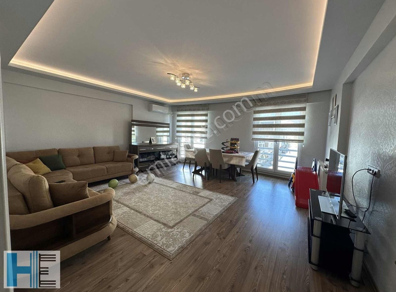 Gürsu İstiklal Satılık Daire İSTİKLAL DE MERKEZİ KONUMDA SATILIK 3+1/160m2 LUKS ARA KAT DAİRE