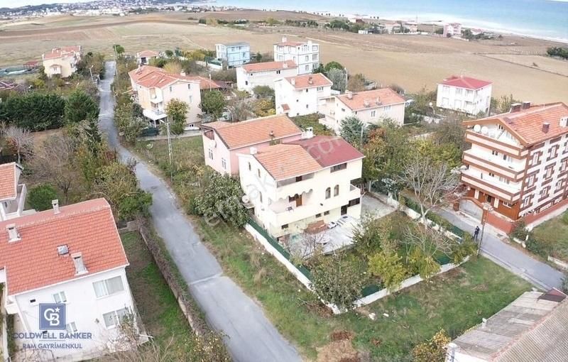 Arnavutköy Yeniköy Satılık Villa Arnavutköy Yeniköy mahallesi satılık villa 455m2 arsa içerisinde