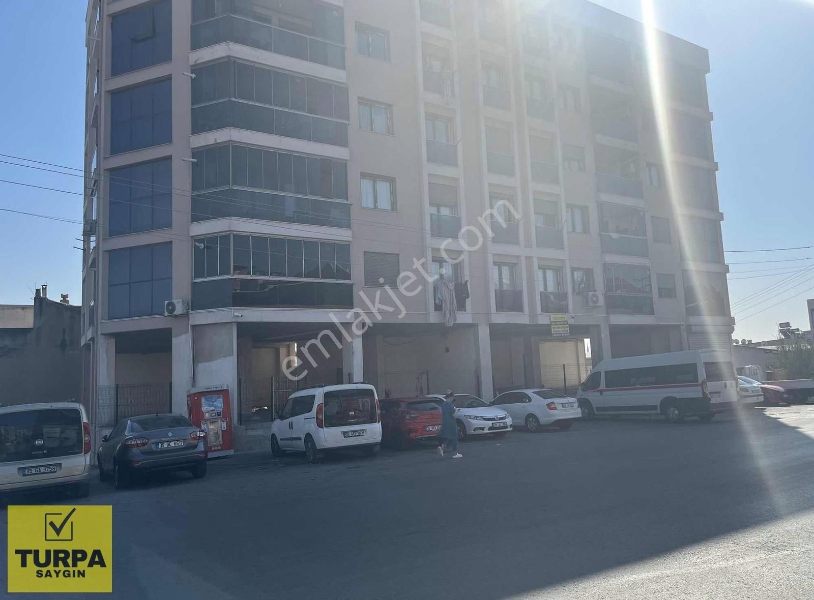 Karabağlar Bozyaka Kiralık Dükkan & Mağaza Bozyaka Pazar Yeri Karşısı Kurumsala Kiralık 620 Metre İşyeri