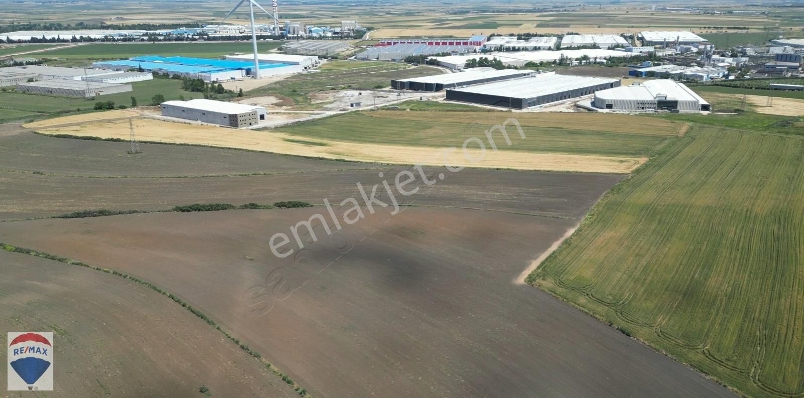 Lüleburgaz Büyükkarıştıran Bld. (Yeni) Satılık Tarla Büyükkarıştıran Osb'ye 300 Mt Yatırımlık Satılık 28600 M2 Tarla