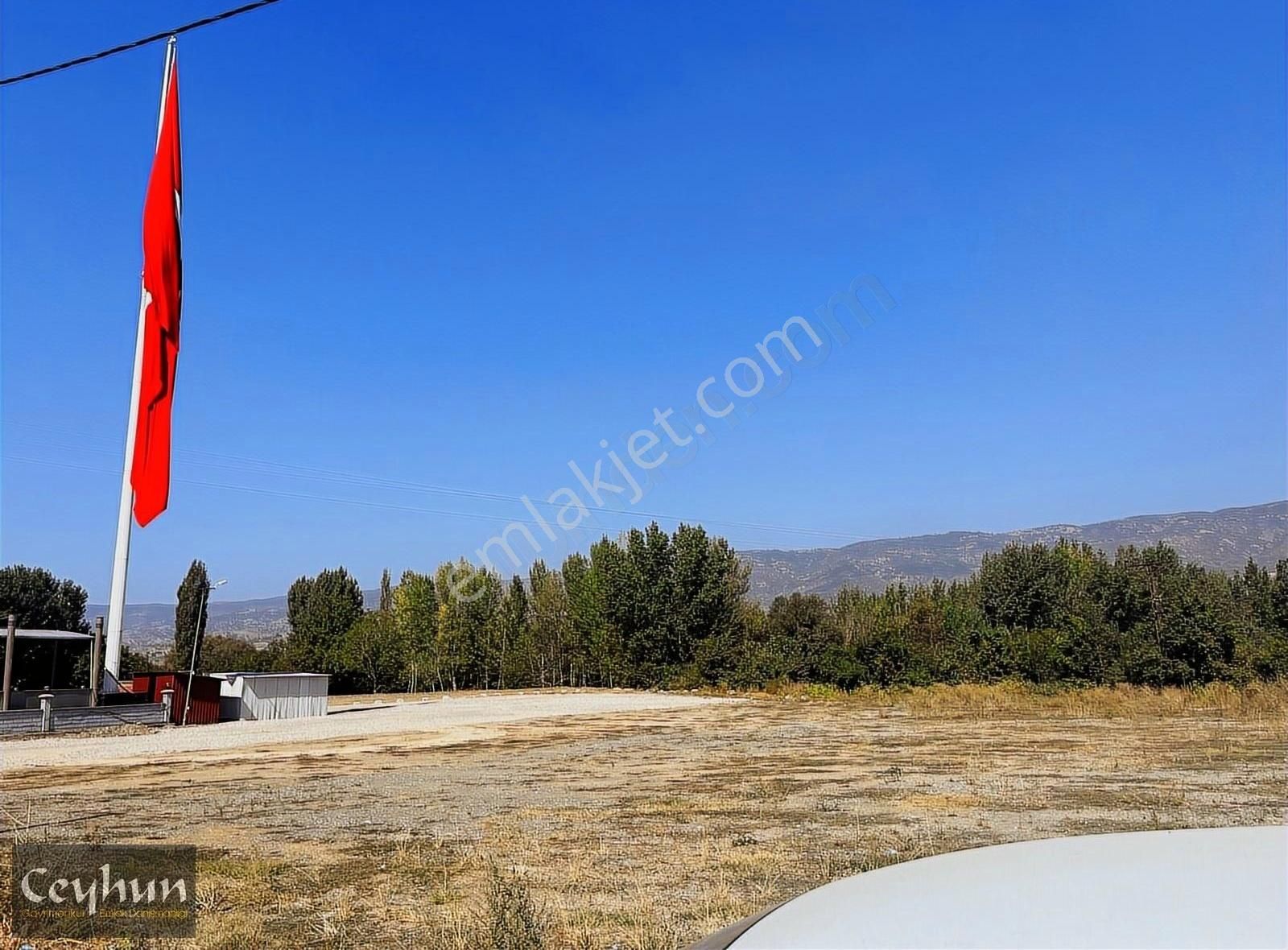 Tokat Merkez Yeniyurt Satılık Ticari İmarlı TOKAT TEKNOLOJİ BÖLGESİNDE ANA YOLA SIFIR 5 DÖNÜM TAKASLI ARAZİ