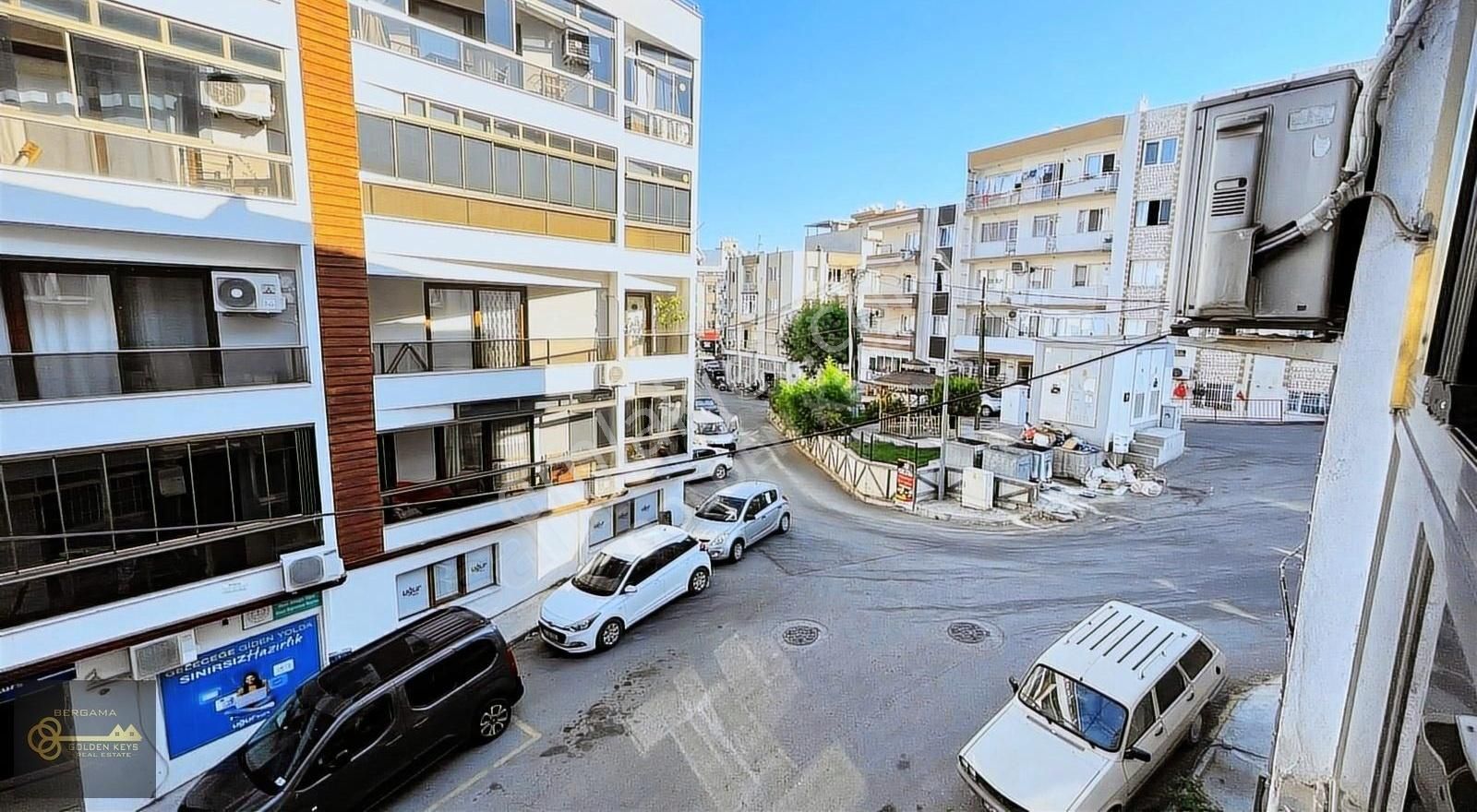 Aliağa Kazım Dirik Satılık Daire ALİAĞA MERKEZ 'DE İZMİR CADDESİNİN ARKASINDA SATILIK 3+1 DAİRE