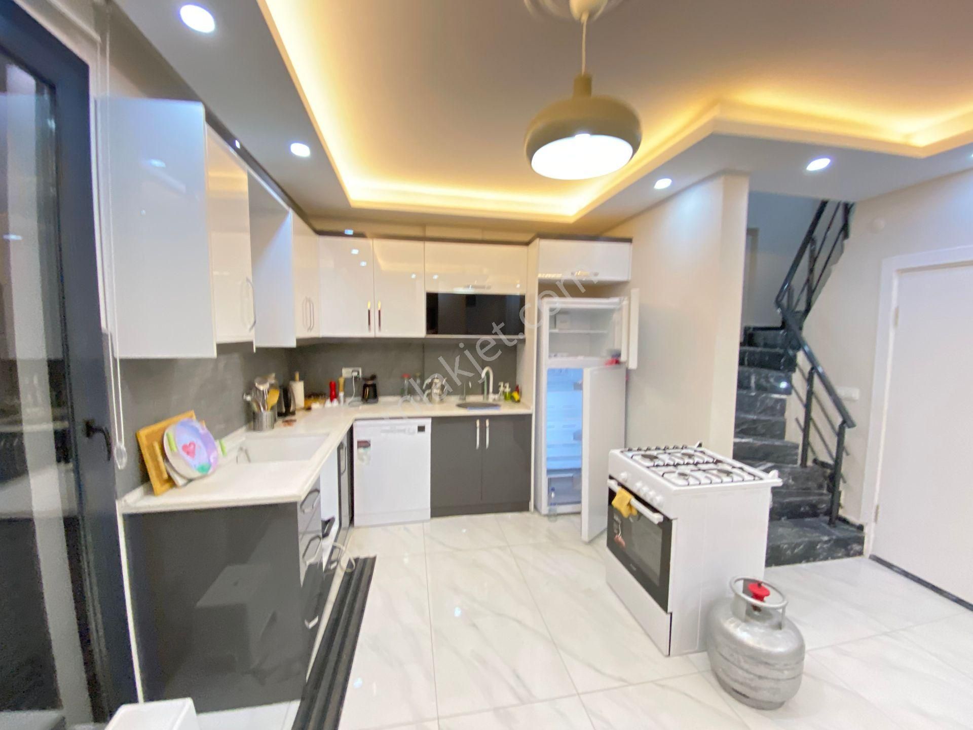 Seferihisar Payamlı Satılık Villa  Doğanbey Payamlı De Full Eşyalı Satılık 3+1 Villa