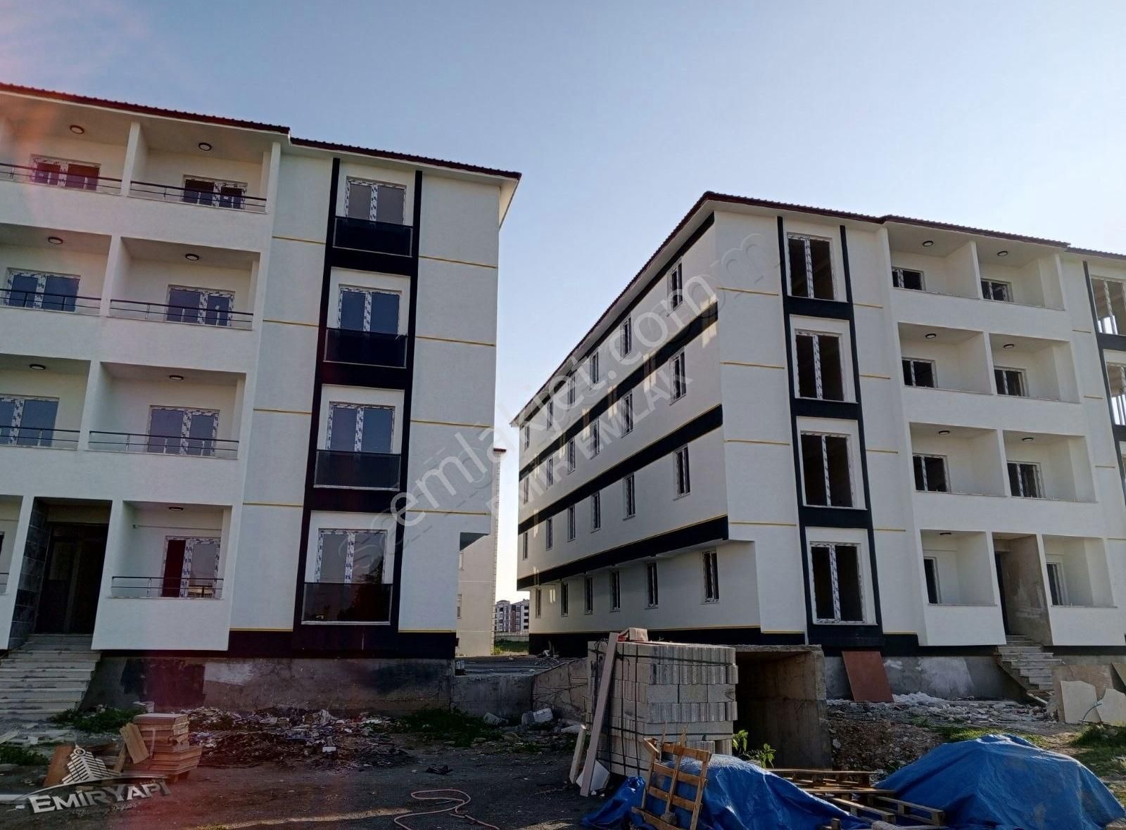 Kars Merkez Yenişehir Satılık Daire Emir emlaktan satılık 2+1 daıre