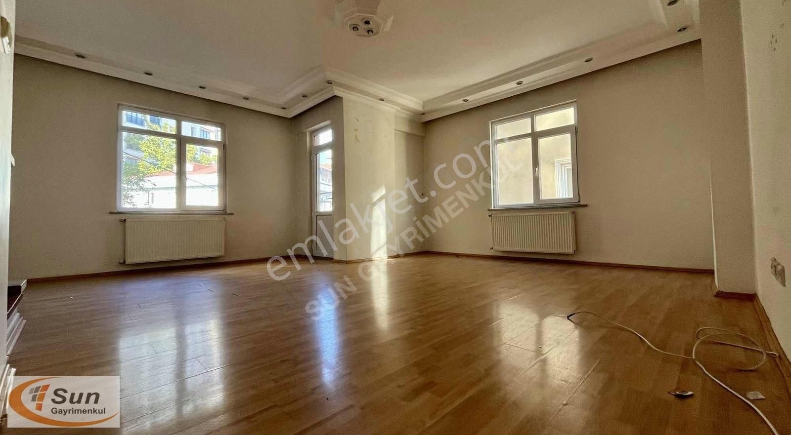 Ümraniye Armağanevler Kiralık Daire SUN GAYRİMENKUL'DEN ŞÖMİNELİ EBEVEYN BANYOLU 130M2 NET 2+1DAİRE