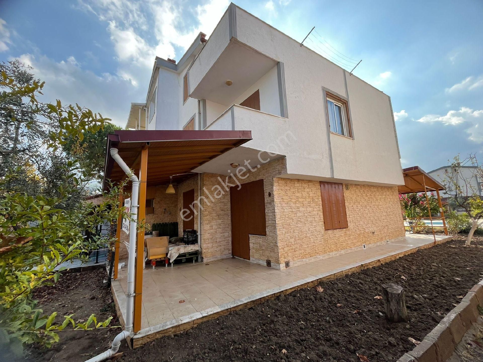 Kuşadası Güzelçamlı Satılık Villa Güzelçamlı Da Geniş Odalara Sahip Satılık 4+1 Villa