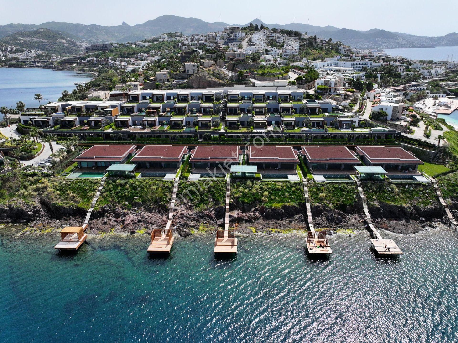 Bodrum Yalıkavak Satılık Villa Bodrum Yalıkavak'ta Denize Sıfır Sitede Deniz Manzaralı 3+1villa