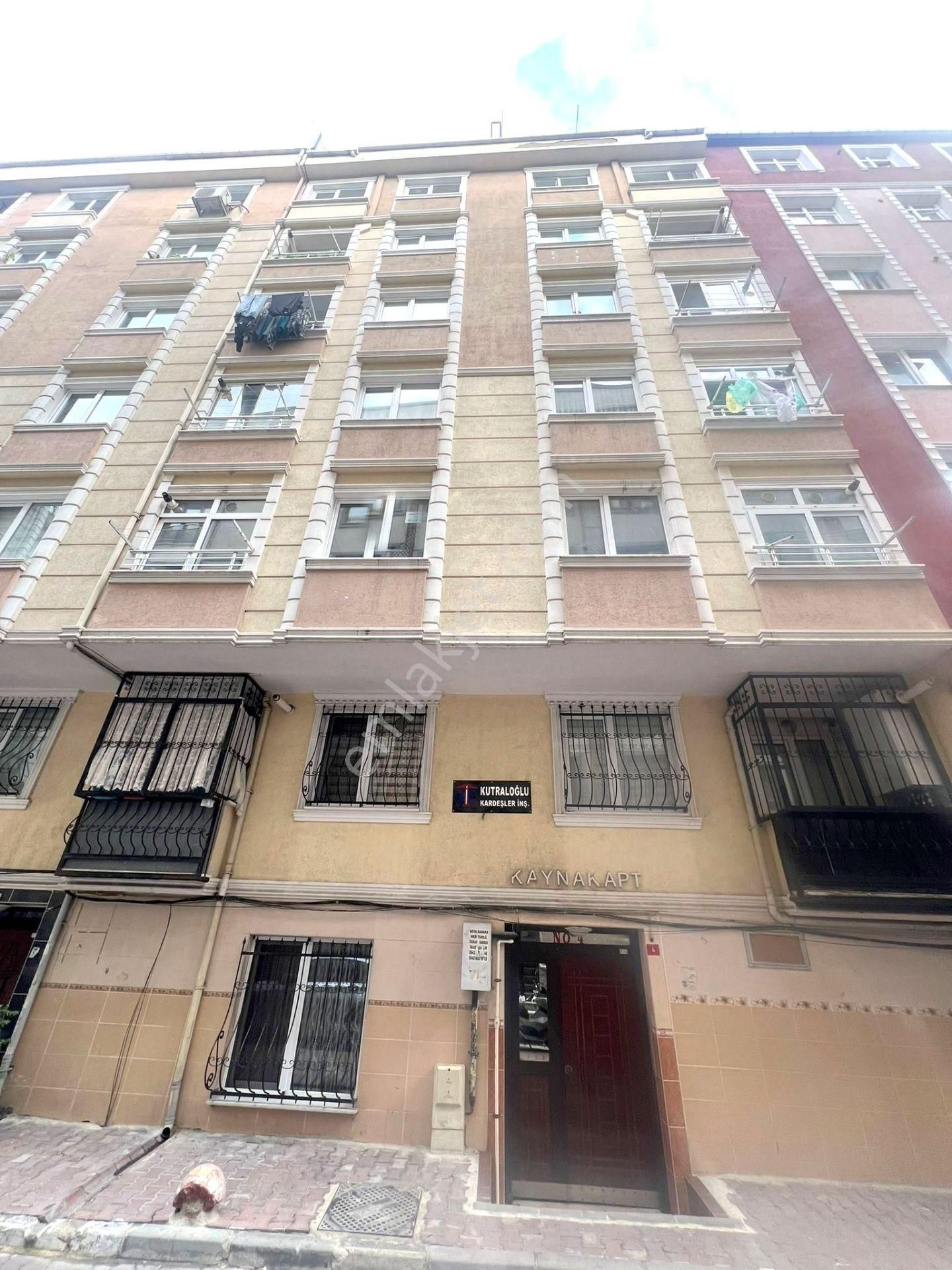 Bahçelievler Hürriyet Metroya Yakın Kiralık Daire  TUTAR DAN MEMURA EVLİ ÇİFTE E-5 DİBİNDE 1 KAT KİRALIK DAİRE