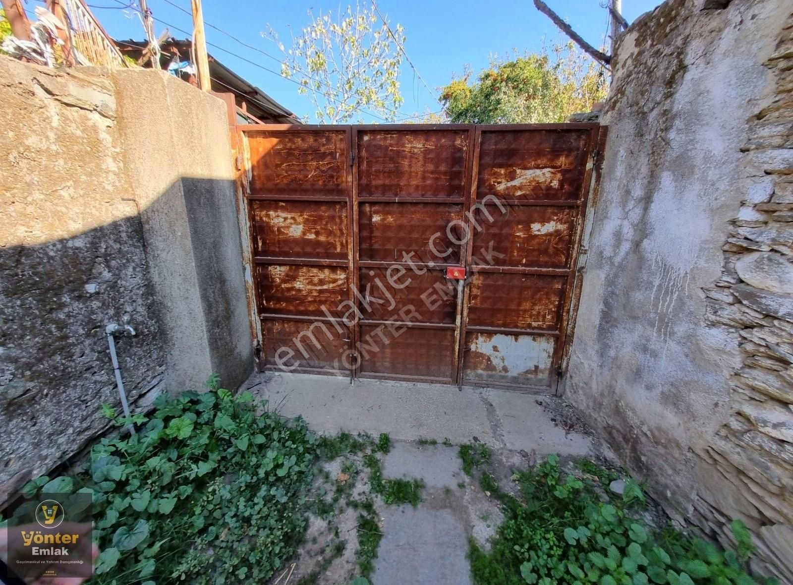 Yönter Emlaktan Satılık Geniş Bahçeli Müstakil Ev - Görsel 2