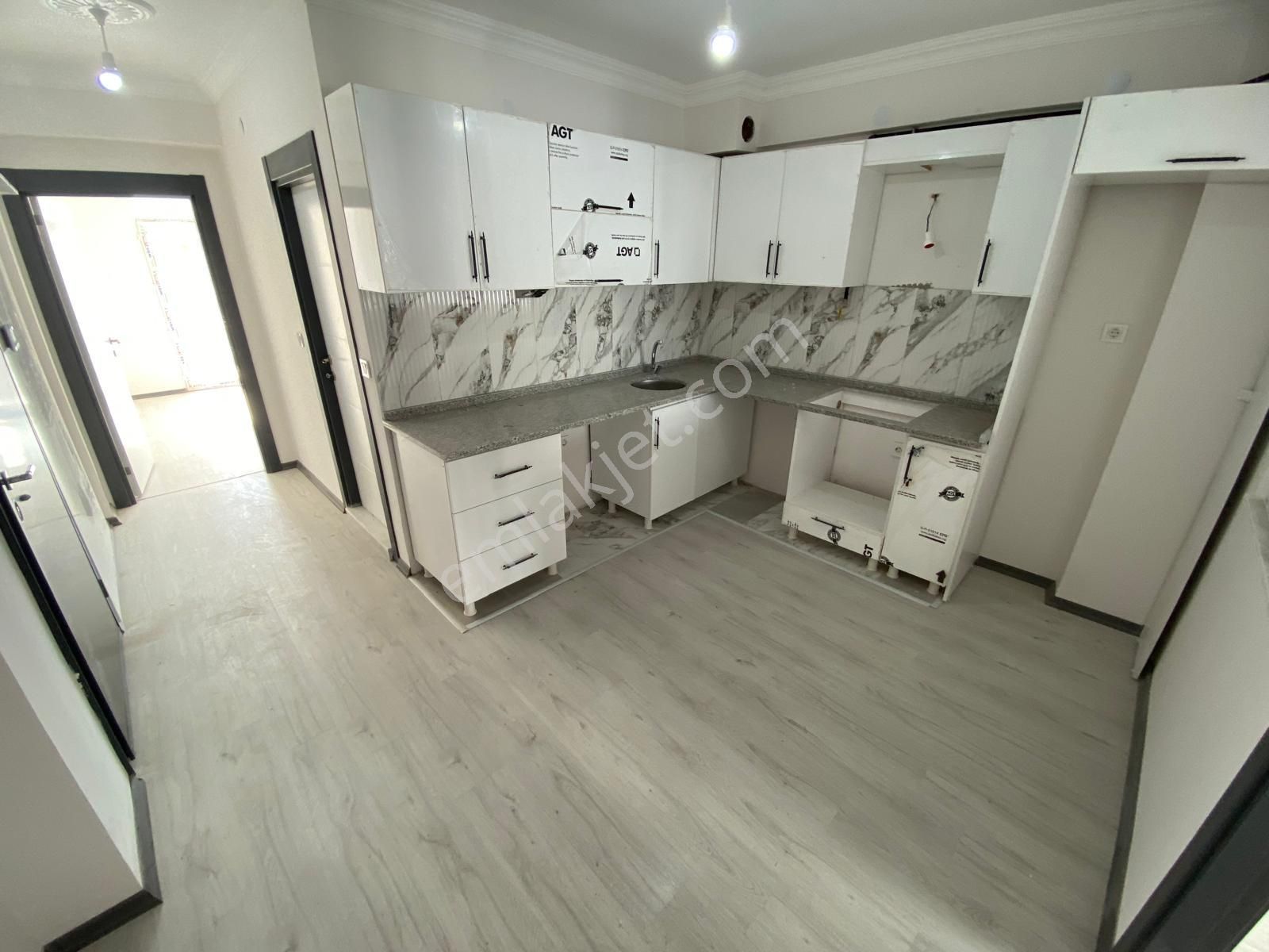 Odunpazarı Yıldıztepe Satılık Daire  HALK CADDESİ YAKINI CAMBALKONLU ARAKAT 77M² MUTFAK AYRI 2+0 BK-5