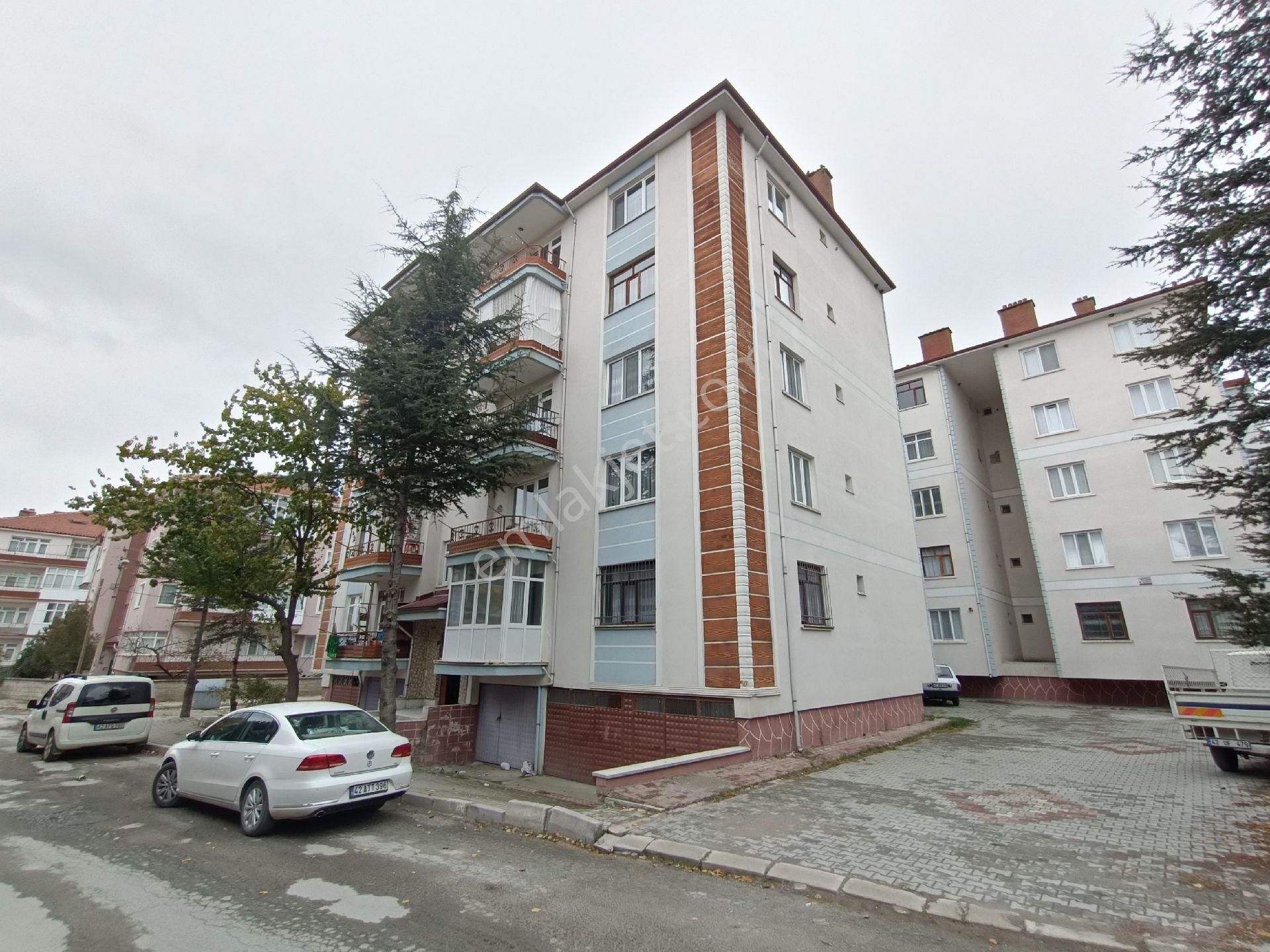 Akşehir Seyran Satılık Daire  ABİT GM SEYRAN NİHAT DAYANIK OKUL C. 3+1 KOMBİLİ MANTOLU ARAKAT SATILIK DAİRE