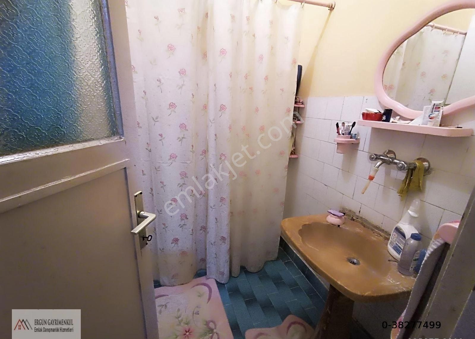 Ergünden Gazi'de Güzel Lokasyonda Satılık 3+1 Daire - Görsel 8