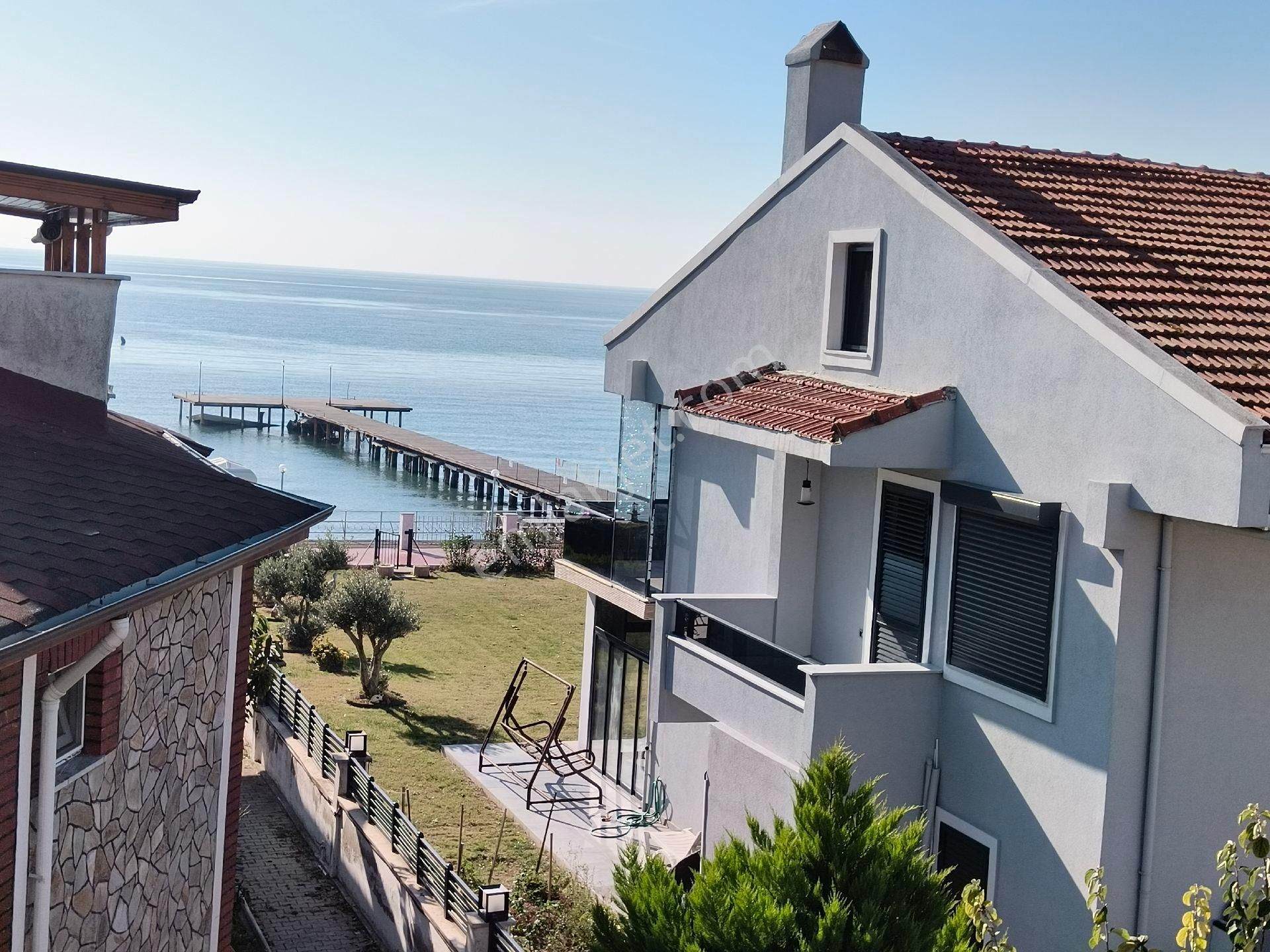 Tekirdağ Marmaraereğlisi Deniz Manzaralı Satılık Villa KARAGÖZ YAPIDAN SİTE İÇERİSİNDE DENİZE 3.VİLLA