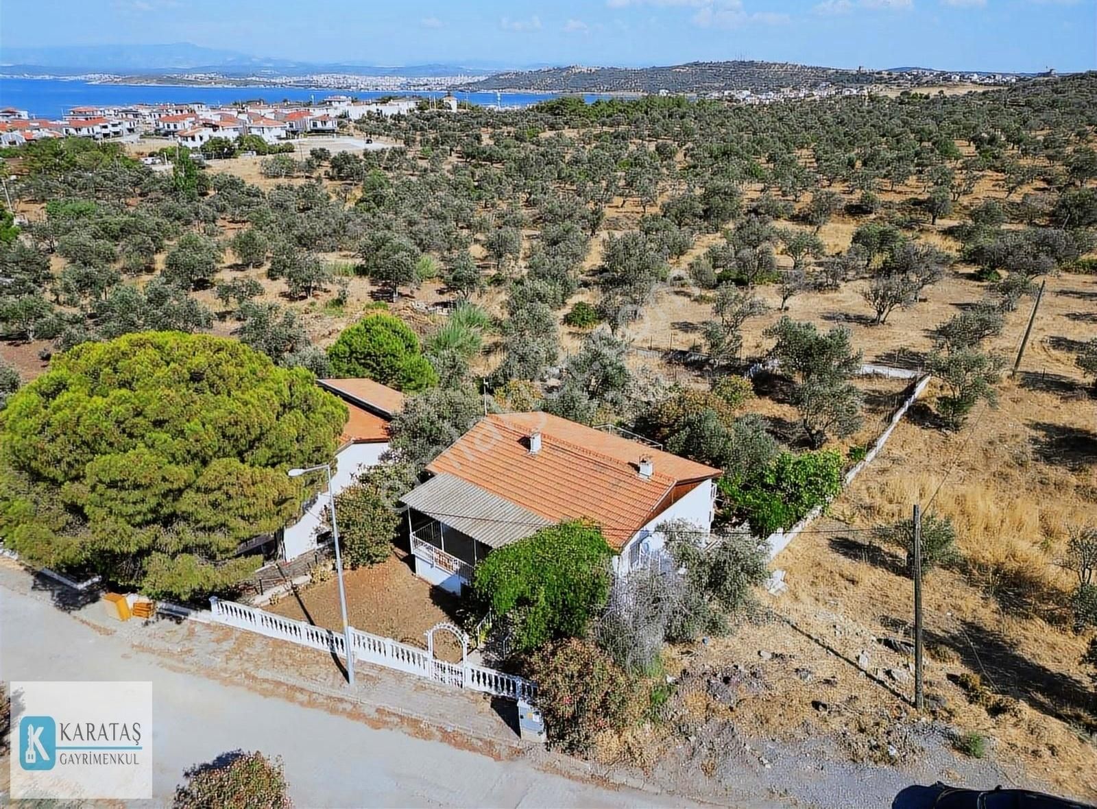 Ayvalık Namık Kemal Satılık Villa CUNDA ADASINDA 527 M2 ARSA İÇERİSİNDE FIRSAT MÜSTAKİL EV