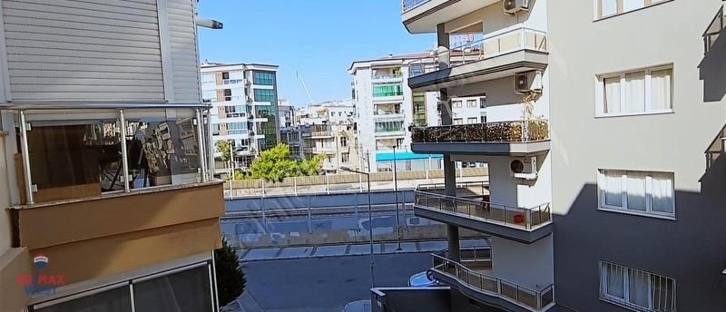 Karşıyaka Yalı Satılık Daire YALI MAHALLESİNDE SATILIK ÇİFTE CEPHE 3+1 DAİRE