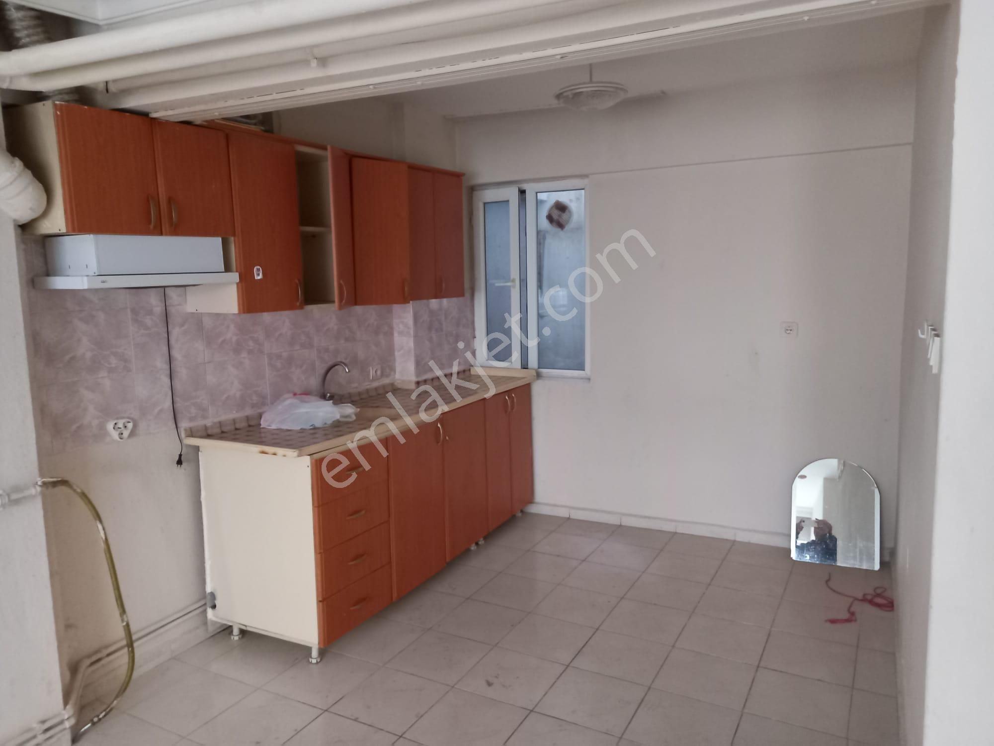 Manisa Şehzadeler Hastaneye Yakın Kiralık Daire  MANİSA ADAKALE MH DE KİRALIK 2+1 70 M2 D.GAZLI  ZEMİN DAİRE 13.000 TL 