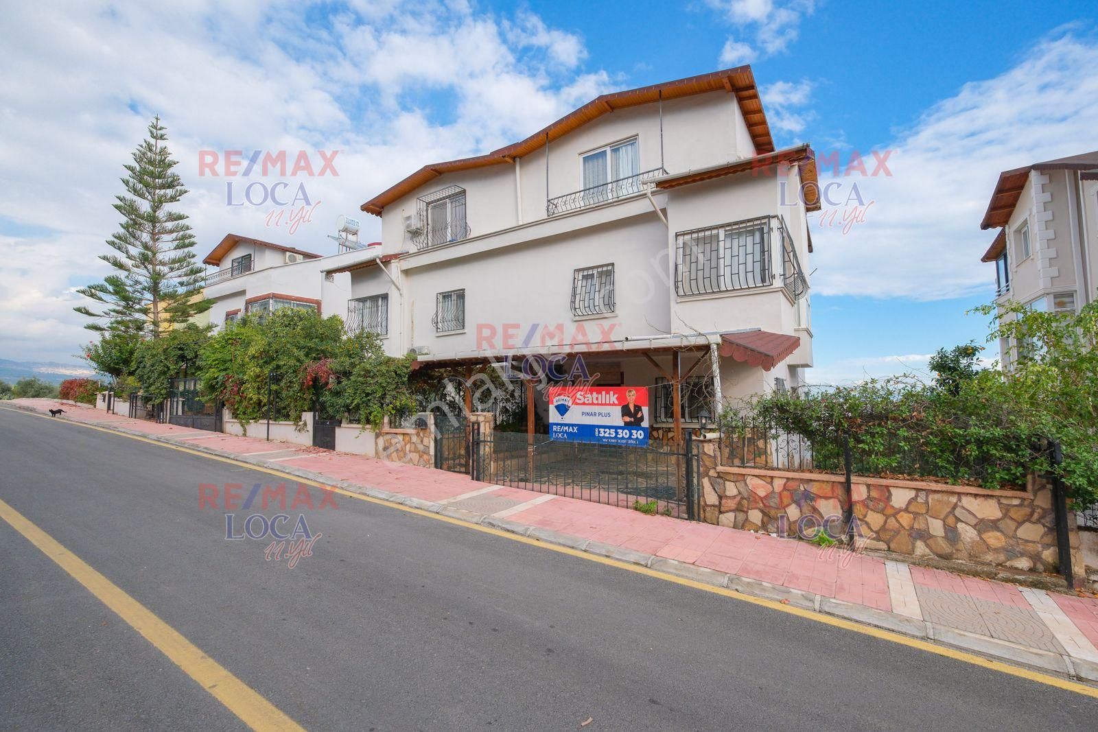 Mersin Mezitli Deniz Manzaralı Satılık Villa  REMAX LOCA KUYULUK'TA DENİZ MANZARALI BEYAZ EŞYALI 5+1 TRİPLEKS