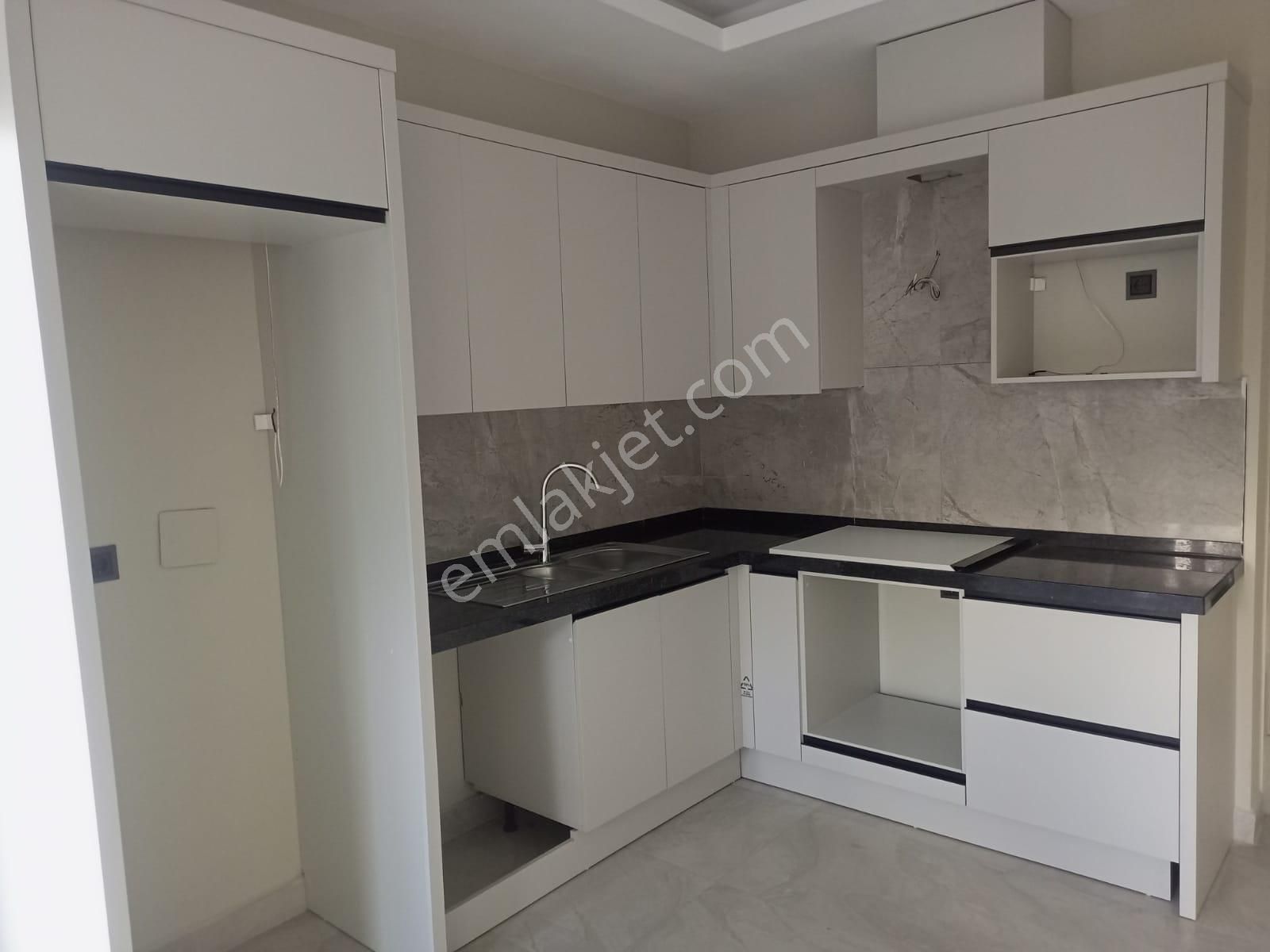 Alanya Mahmutlar Kiralık Daire  MAHMUTLAR 1+1 KISMİ EŞYALI /BOŞ DAİRE 9.000 TL 5100