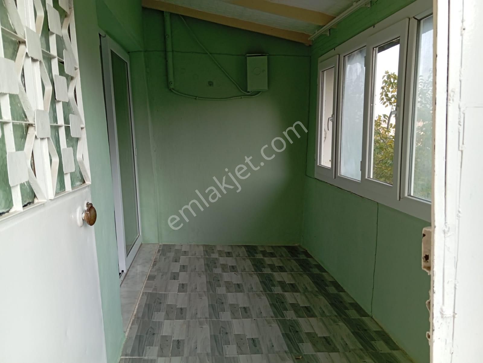 Karabağlar Yüzbaşı Şerafettin Kiralık Daire  KARABAĞLAR  YÜZBAŞI ŞERAFETTİN  MAH. 2 +1 95 M2  KİRALIK  MÜSTAKİL EV