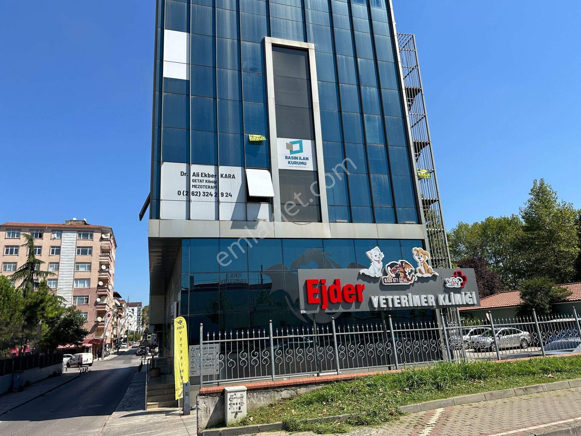 Kocaeli İzmit Kiralık Ofis  ESKİDJİ’den İZMİT MERKEZ VİLAYET YANINDA ASANSÖRLÜ,YANGIN MERDİVENLİ OFİS