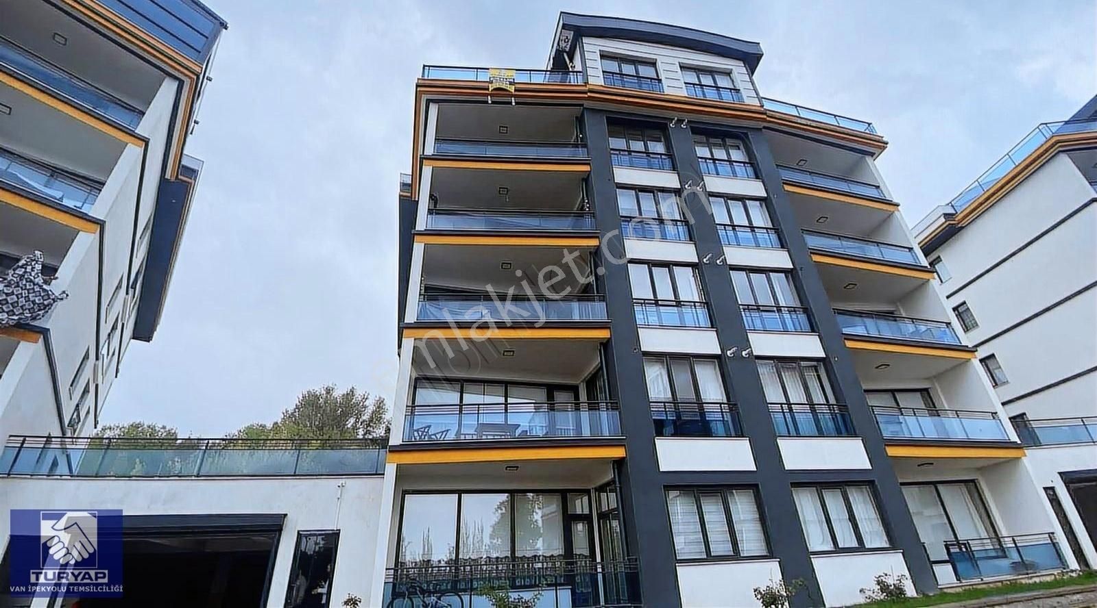 Edremit Yeni Cami Kiralık Daire TURYAP'TAN KİRALIK 6+1 DAİRE