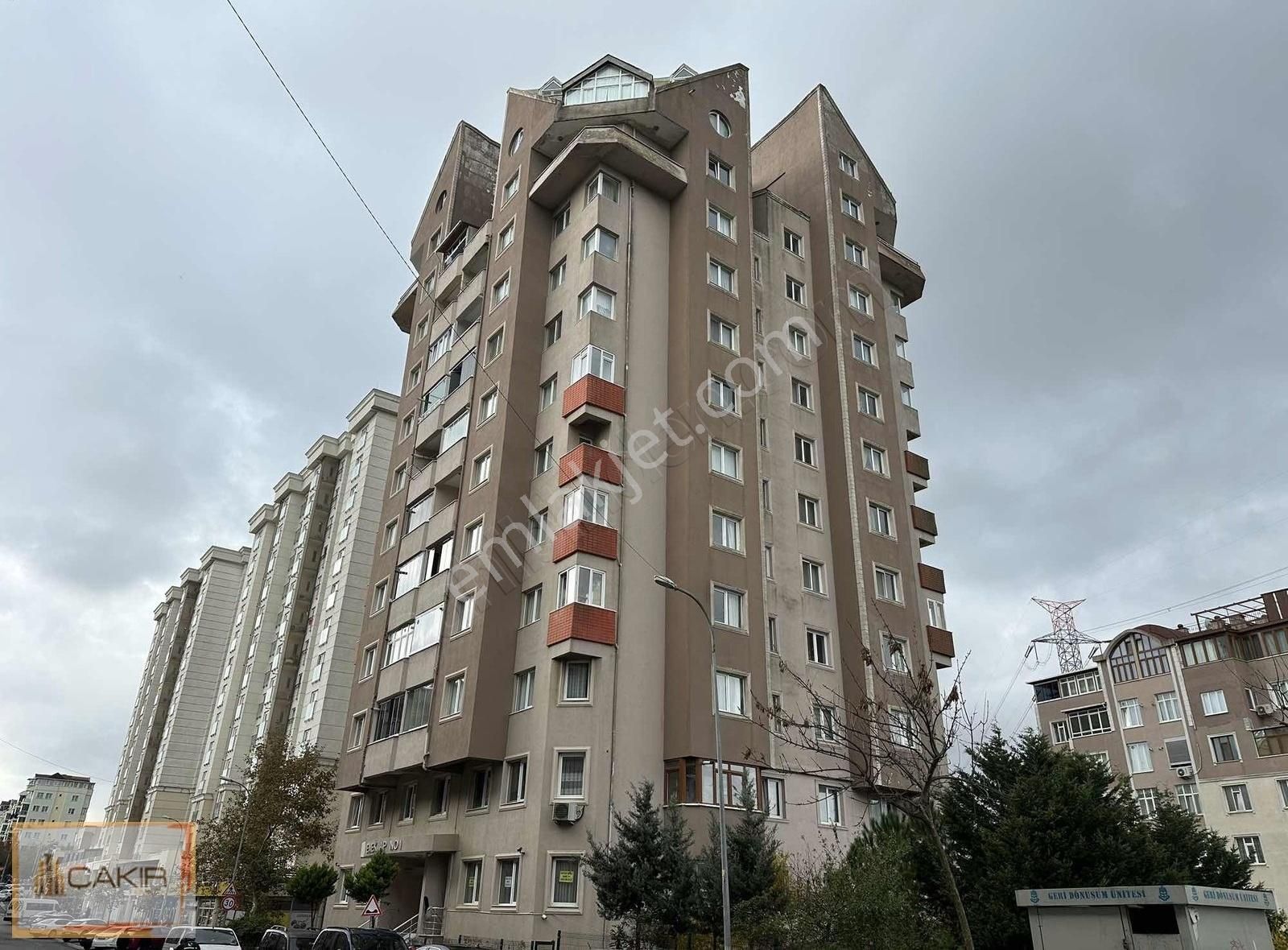 Başakşehir Başakşehir Satılık Daire BAŞAKŞEHİR ONURKENT MERKEZİ KONUMDA 2+1 TERASLI SATILIK DAİRE