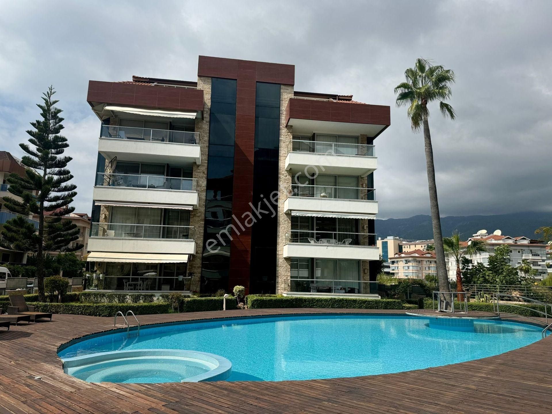 Alanya Oba Satılık Daire Apartment 3+1 Oba furnited 950m sea