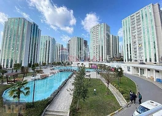 İstanbul Esenyurt Denize Sıfır Satılık Daire prestij park sitesi 2+1 satılık,ara kat havuz manzaralı