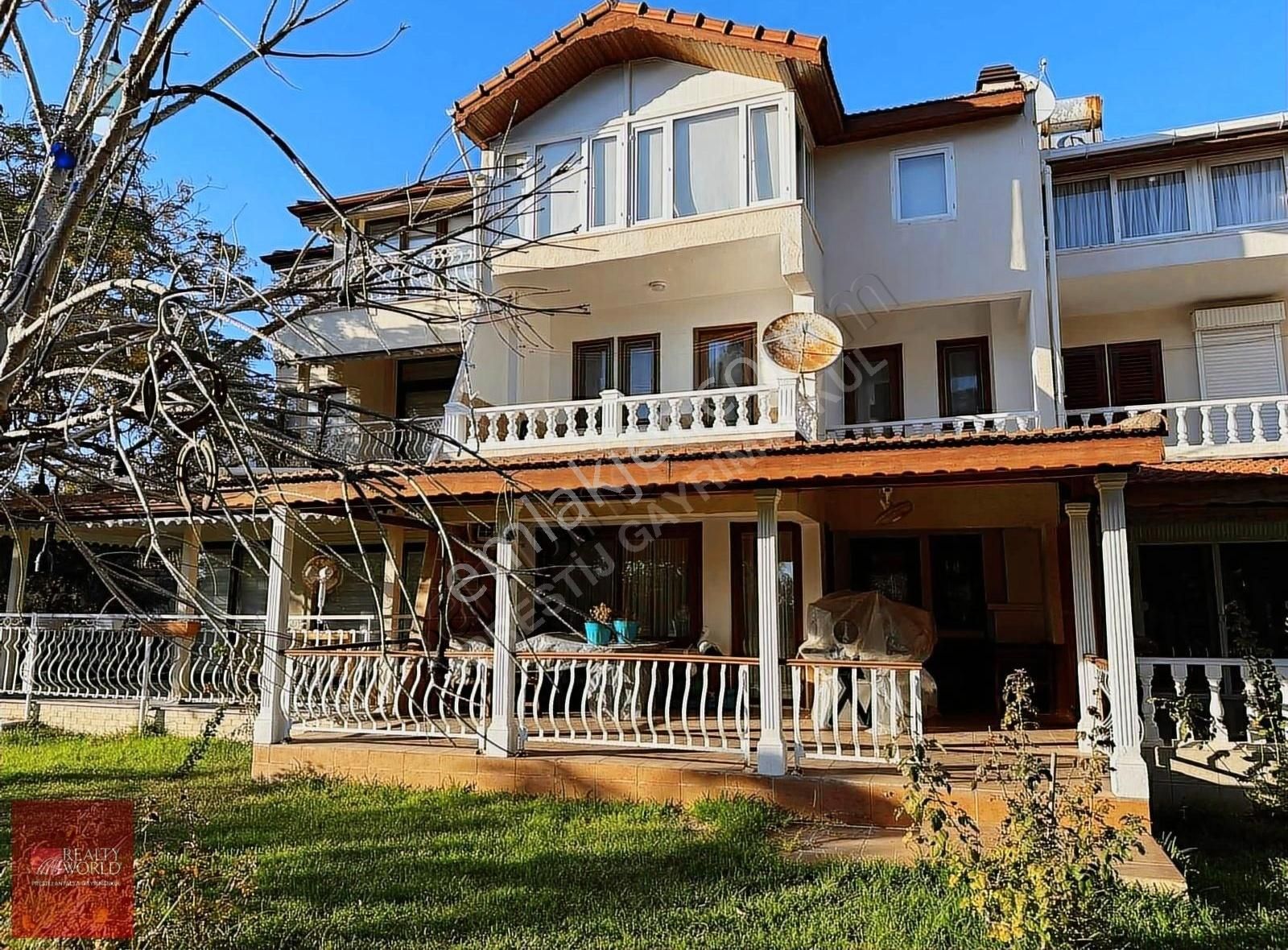 Manavgat Örenşehir Satılık Villa Denize Sıfır Alara Sitesinde Villa