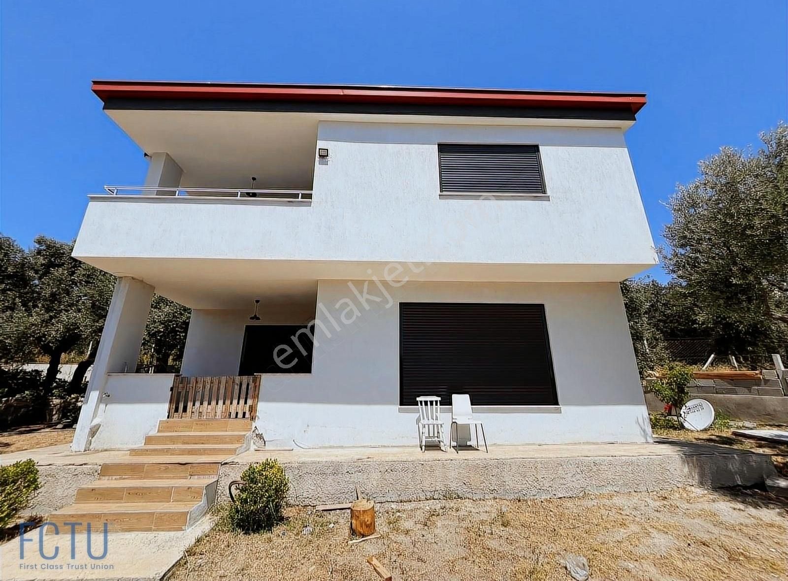 Kemalpaşa Vişneli Satılık Villa 1150 M2 Arazi İçerisinde Şehir Ve Doğa Manzaralı Satılık Villa