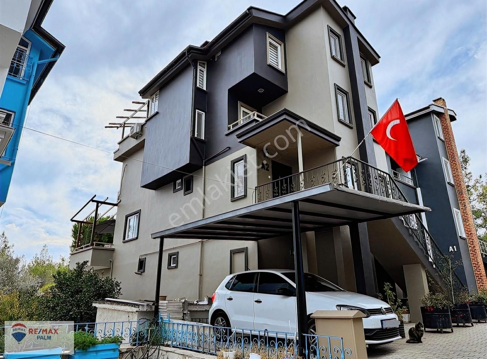 Mezitli Çamlıca Satılık Villa Remax Palmden Yeşilvadi Villaları Satılık 5+2 Fourleks Villa