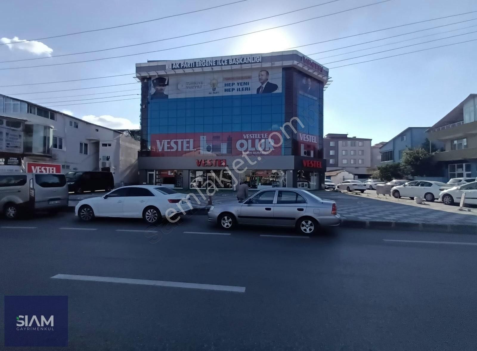 Ergene Sağlık Kiralık Ofis Tekirdağ Sağlık Mah. Edirne Caddesinde 185 m2 Kiralık Ofis Katı