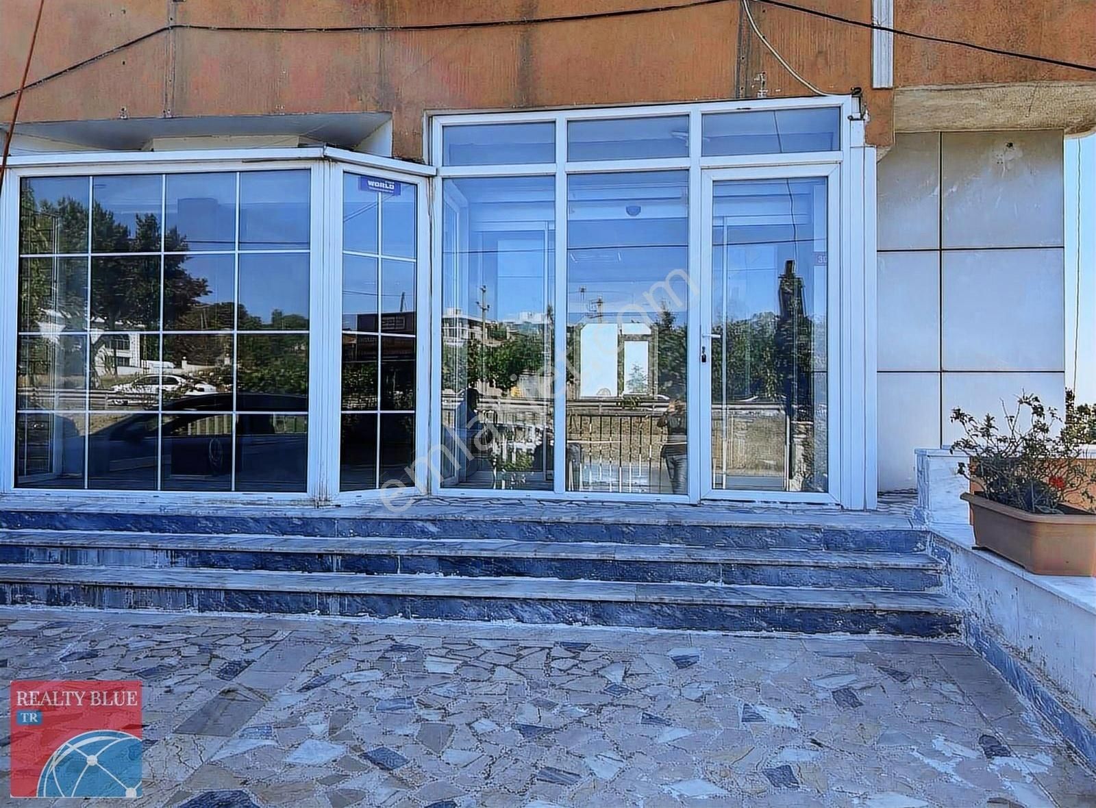 Büyükçekmece Bahçelievler Kiralık Dükkan & Mağaza E5 Yanyol Cephe Kiralık Ofis Büro Mağaza