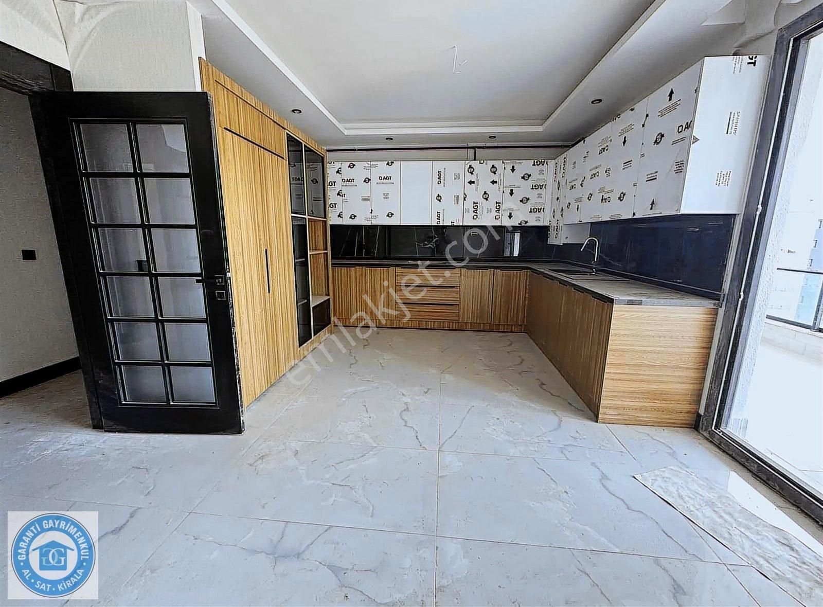 Kayapınar Medya Satılık Daire ÇETİNLER GRANADA SİTESİNDE SATILIK 3+1 DAİRE