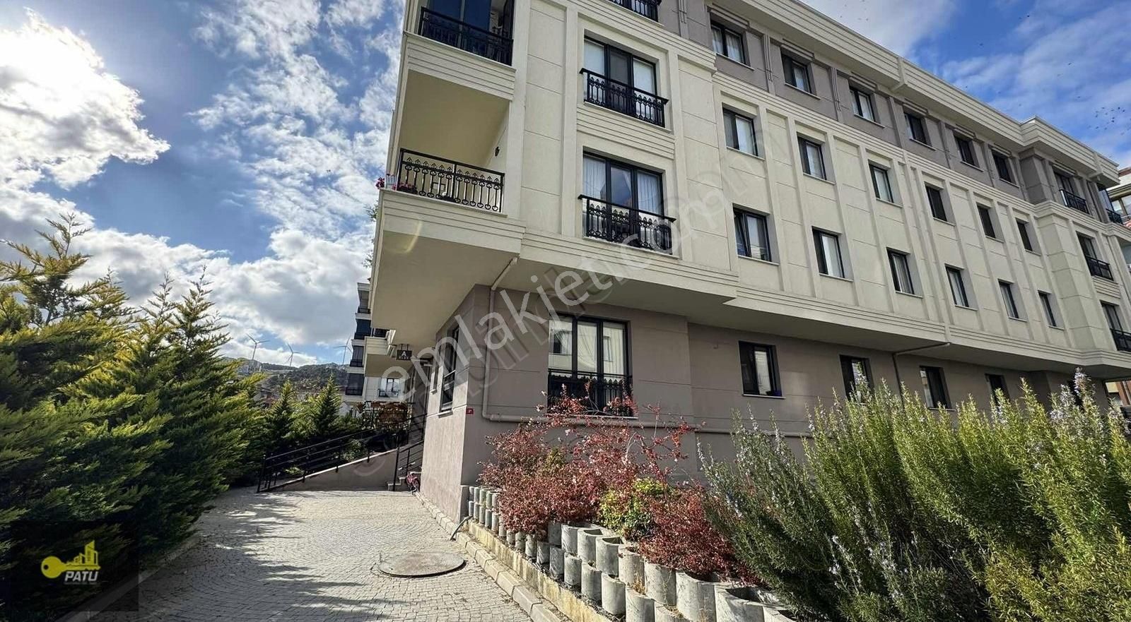 Çatalca Ferhatpaşa Satılık Daire PATU EMLAK'TAN ÇATALCA LOFT 438 SİTESİNDE SATILIK 2+1 BAHÇE KAT