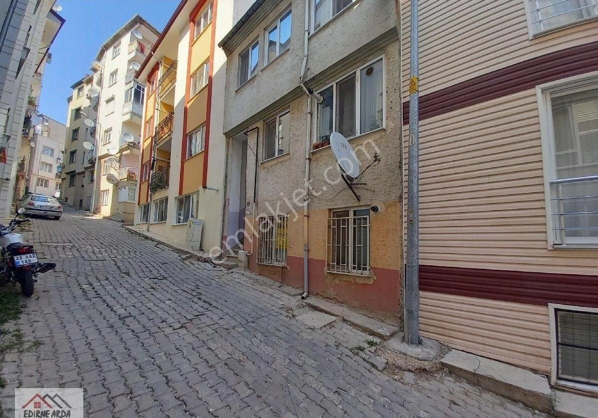 Edirne Merkez Medrese Ali Bey Kiralık Daire Arda Emlak Ofisi'nden Ayşekadın Mevkiinde Eşyalı Daire