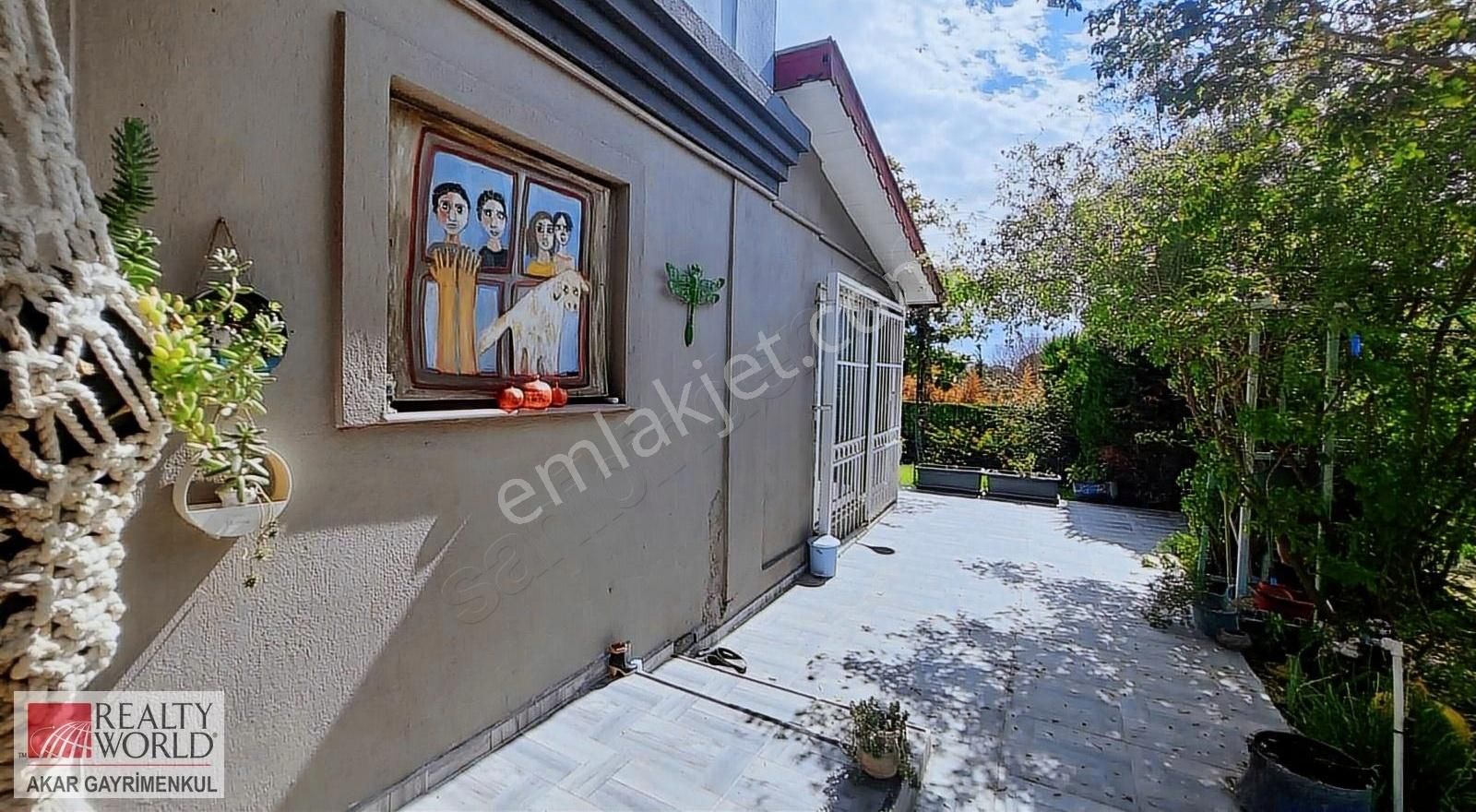 Urla Bademler Satılık Villa RW AKAR 'DAN BADEMLERDE 1 DNM ARSA İÇİN DE 4+1 SATILIK VİLLA