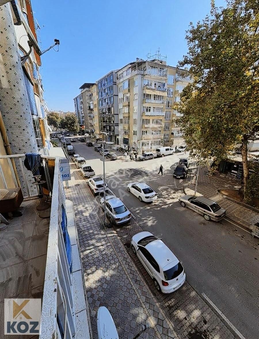 Battalgazi İstiklal Kiralık Daire KOZ GAYRİMENKUL'den ÜÇGEN PARK KARŞISI EŞYALI KİRALIK 3+1 DAİRE