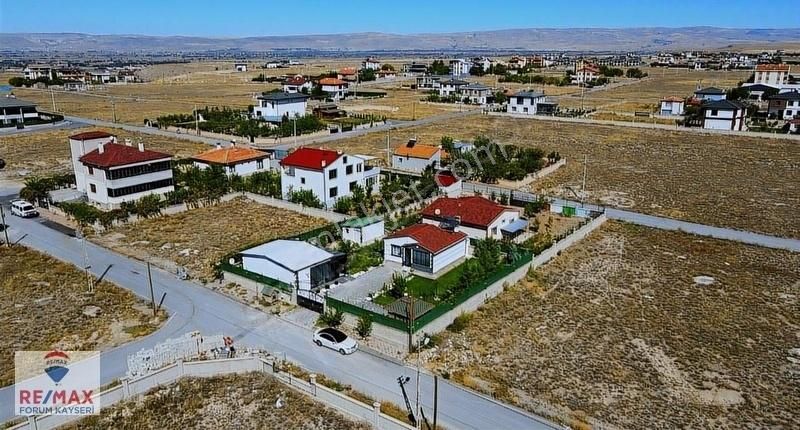 Melikgazi Gesi Satılık Villa GESİDE OTURUMA HAZIR PEYZAJI YAPILMIS BUTİK VİLLA