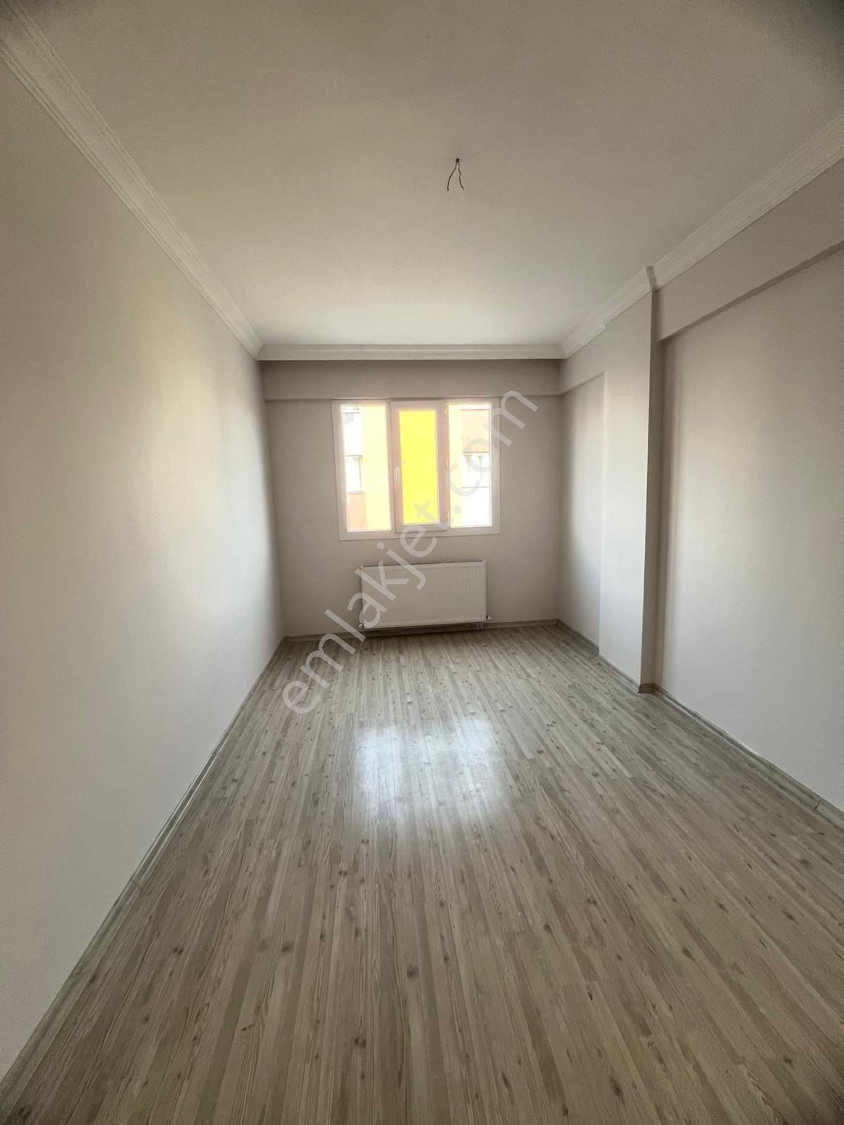 Yunusemre Muradiye Kiralık Daire Asil emlaktan kiralık 2+1 daire detaylı bilgi için arayınız