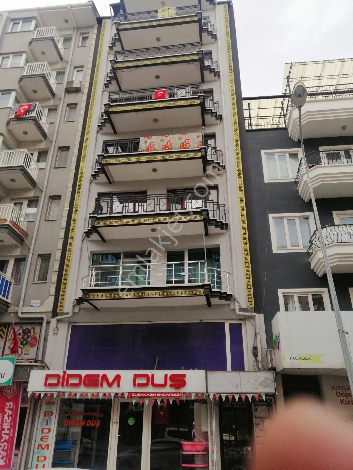 Afyonkarahisar Merkez Cumhuriyet Kiralık Daire AFYON IŞILAY EMLAK'TAN KURTULUŞ CADDESİNDE DUBLEX 4+1 KİRALIK DAİRE 