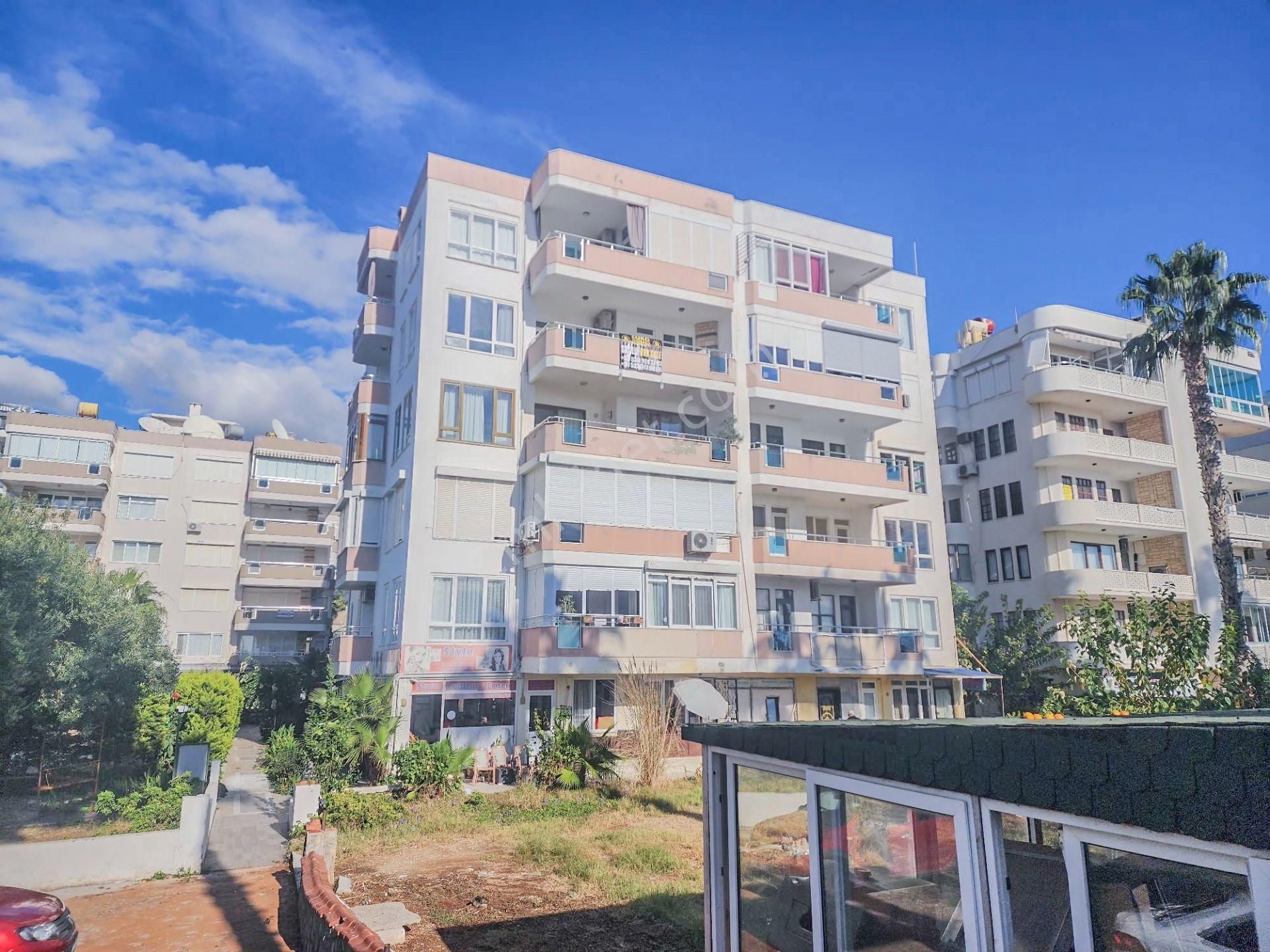 Alanya Tosmur Satılık Daire  ALANYA TOSMUR MAHALLESİN'DE SATILIK DENİZE SIFIR 3+1 AYRI MUTFAK EŞYALI DAİRE 