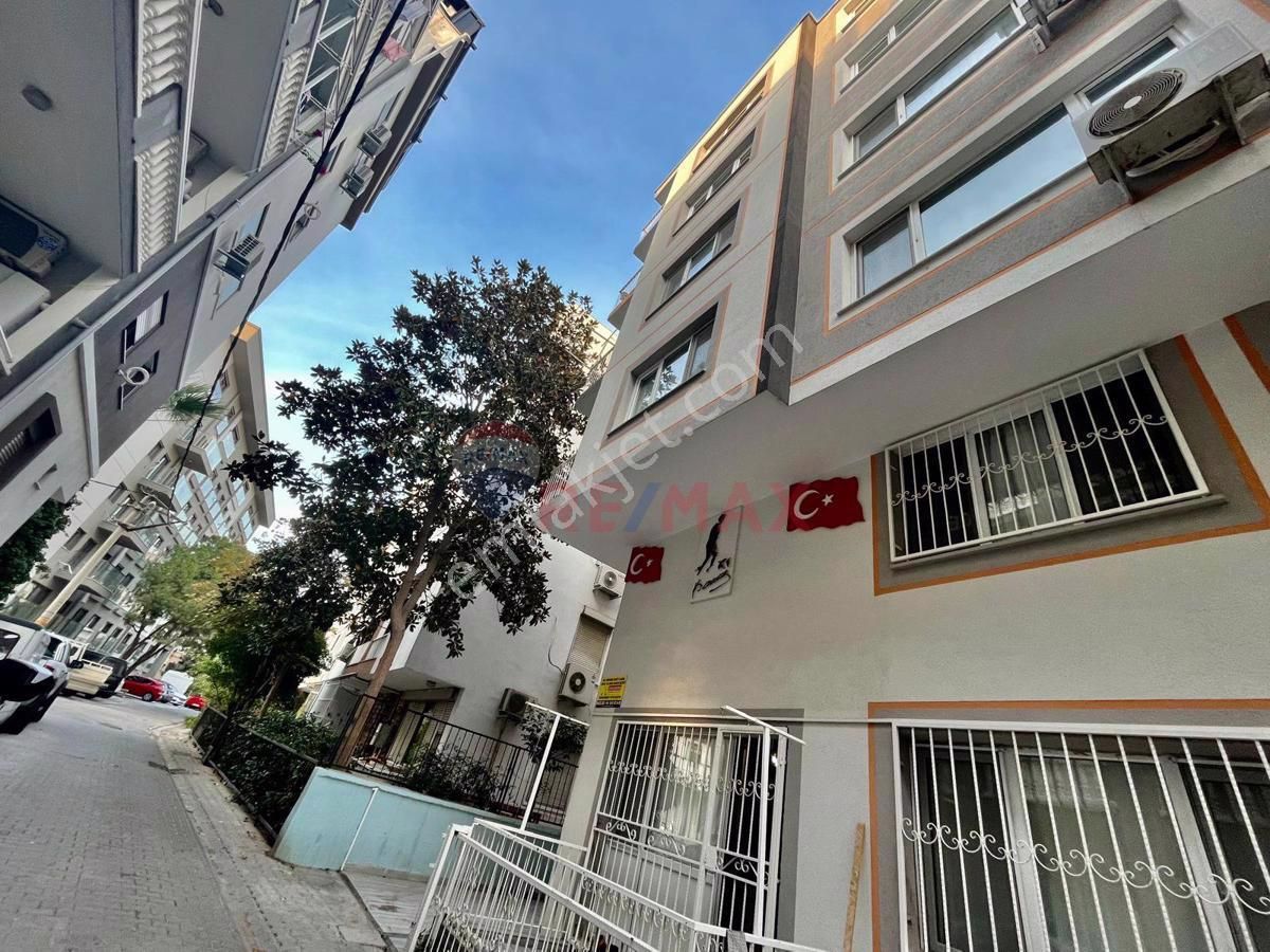 Karşıyaka Aksoy Satılık Daire Karşıyaka Palmiye Sokağı Satılık 2+1 Daire