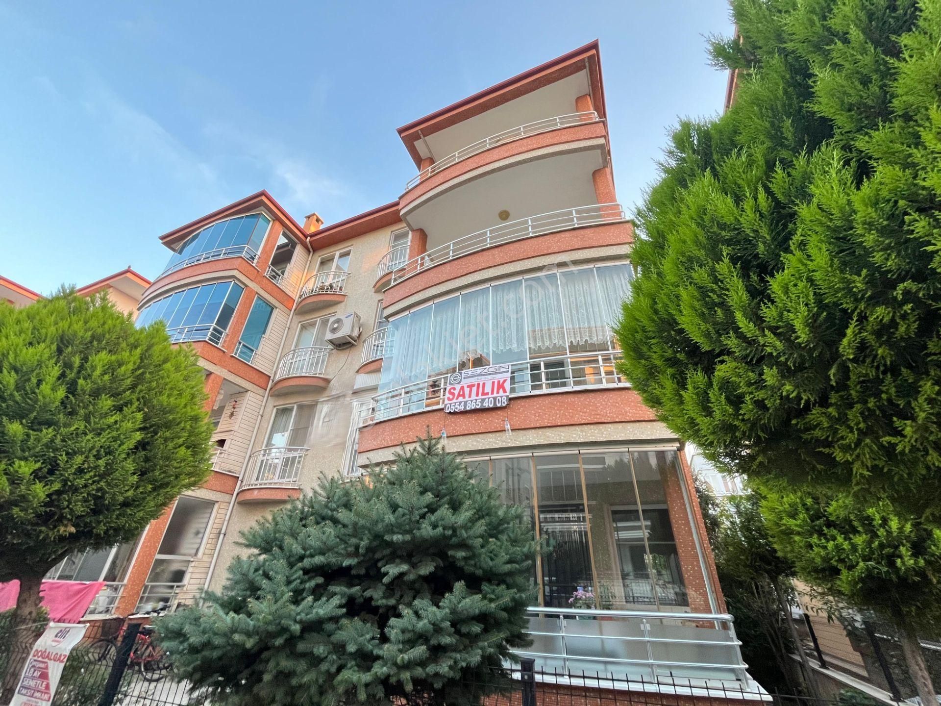 Balıkesir Edremit Denize Sıfır Satılık Daire  TEK YETKİLİ SEZGİN EMLAKTAN AKÇAY MERKEZDE ARAKAT SATILIK 2+1 DAİRE