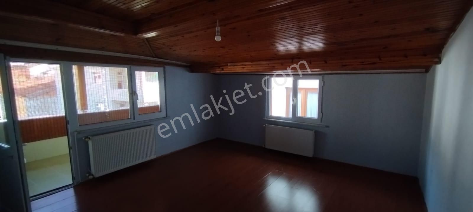 Sancaktepe İnönü Kiralık Daire  Sancaktepe İnönü Mahallesinde 2+1 çatı katı