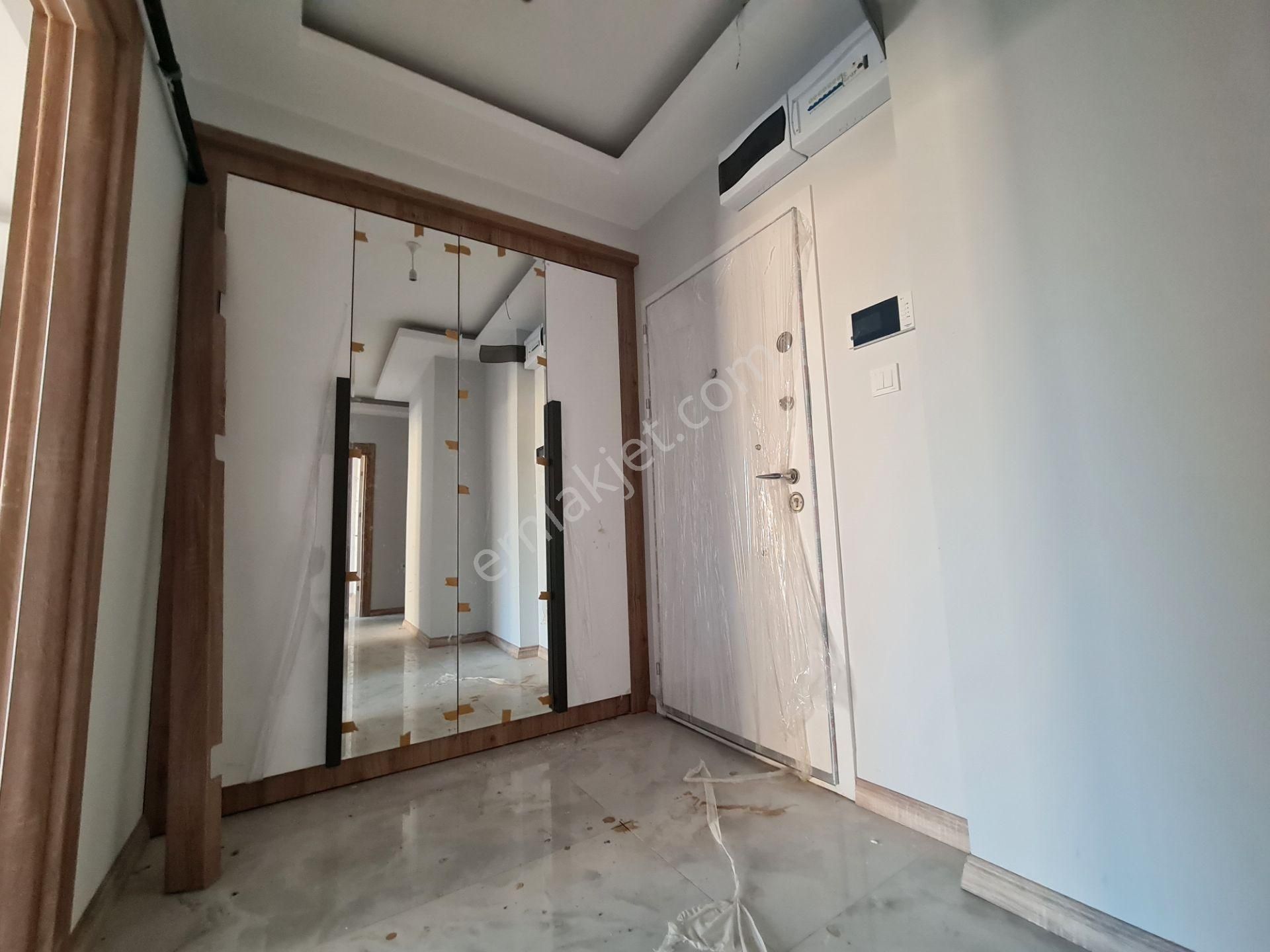 Ayyıldız Mah.asansörlü-giyinme Odalı Sıfır Yapıda 3+1 Lüks Daire